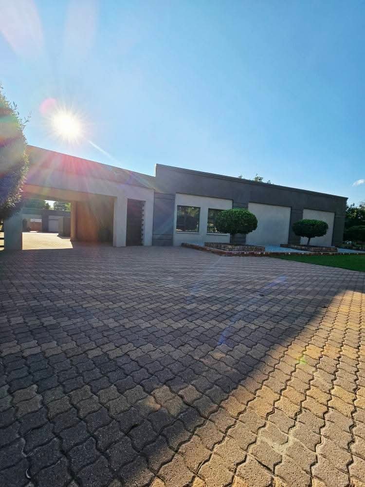 5 Bedroom Property for Sale in Irene Park North West